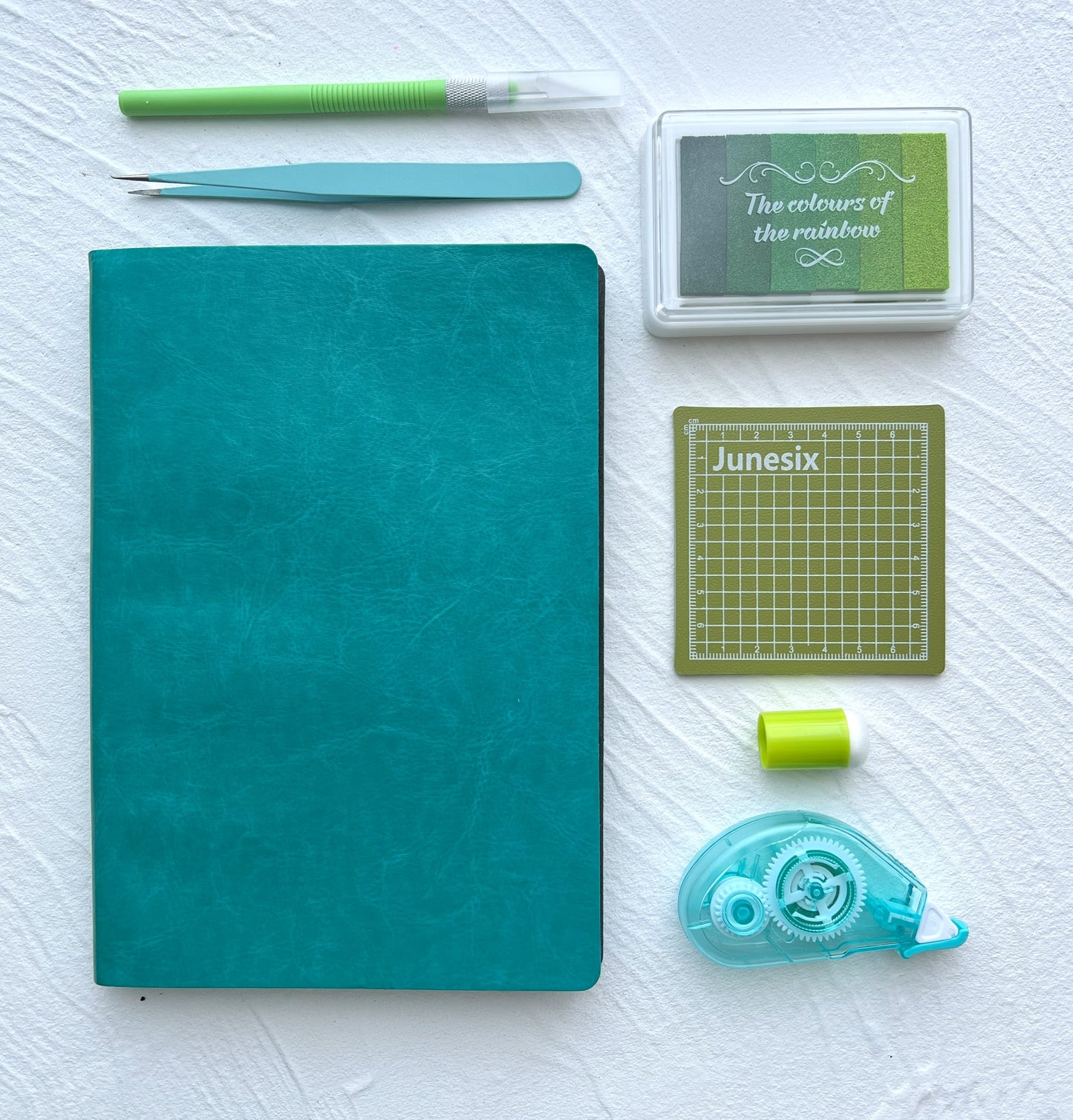 New-in Package | Tweezers Pad Knife Journal Book